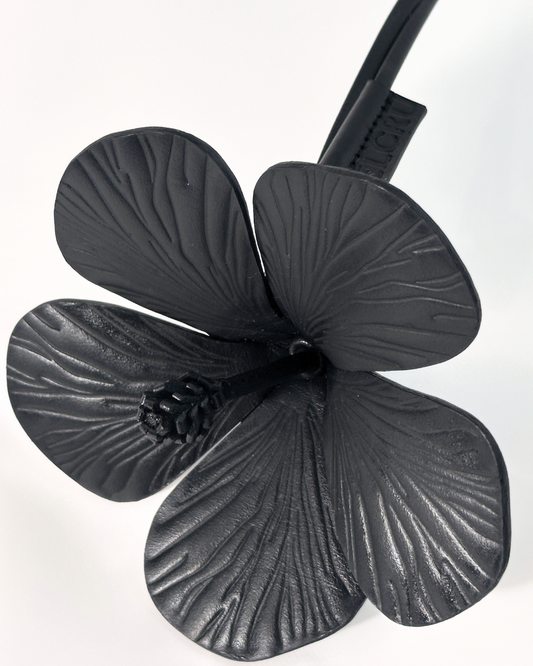 Gumamela Charm in Noir