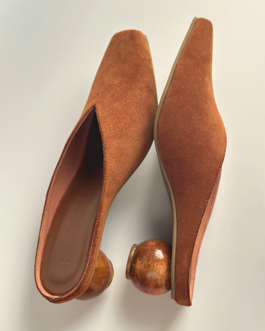 Pearl Mules in Suede Ochre