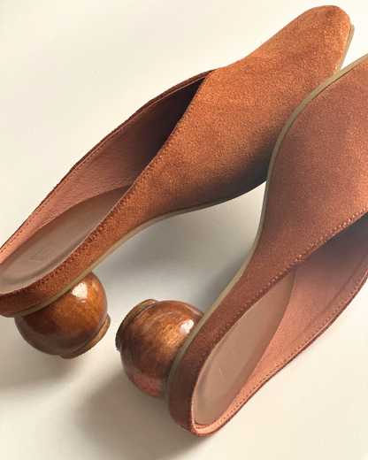 Pearl Mules in Suede Ochre